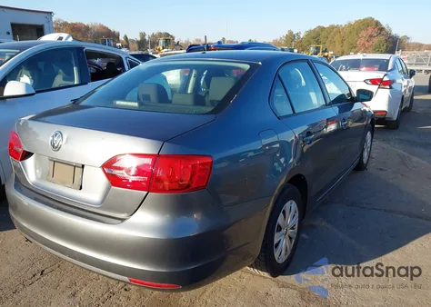 2013 Volkswagen Jetta 2.0L S z USA, uszkodzony, nr VIN 3VW2K7AJ8DM308827
